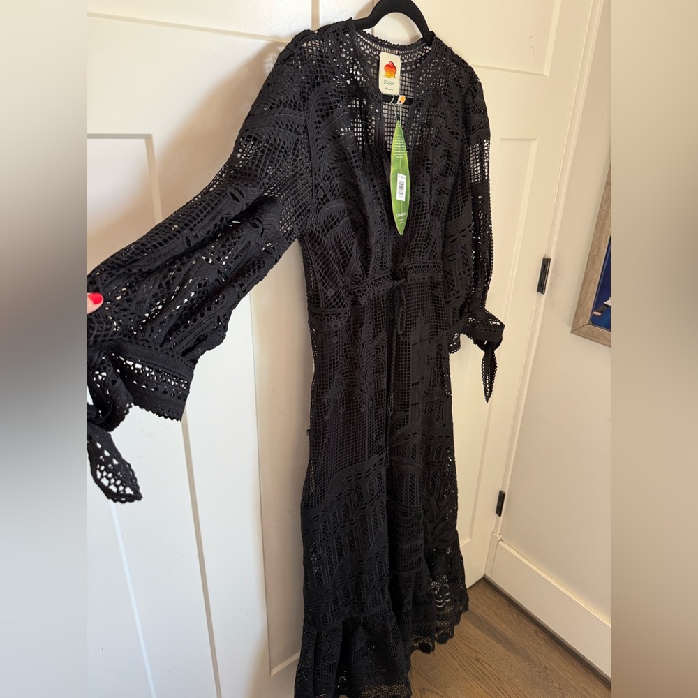 NWT  FARM Rio Morada Boa Guipure Maxi Dress in black with tie waist. Size S. - Picture 8 of 15